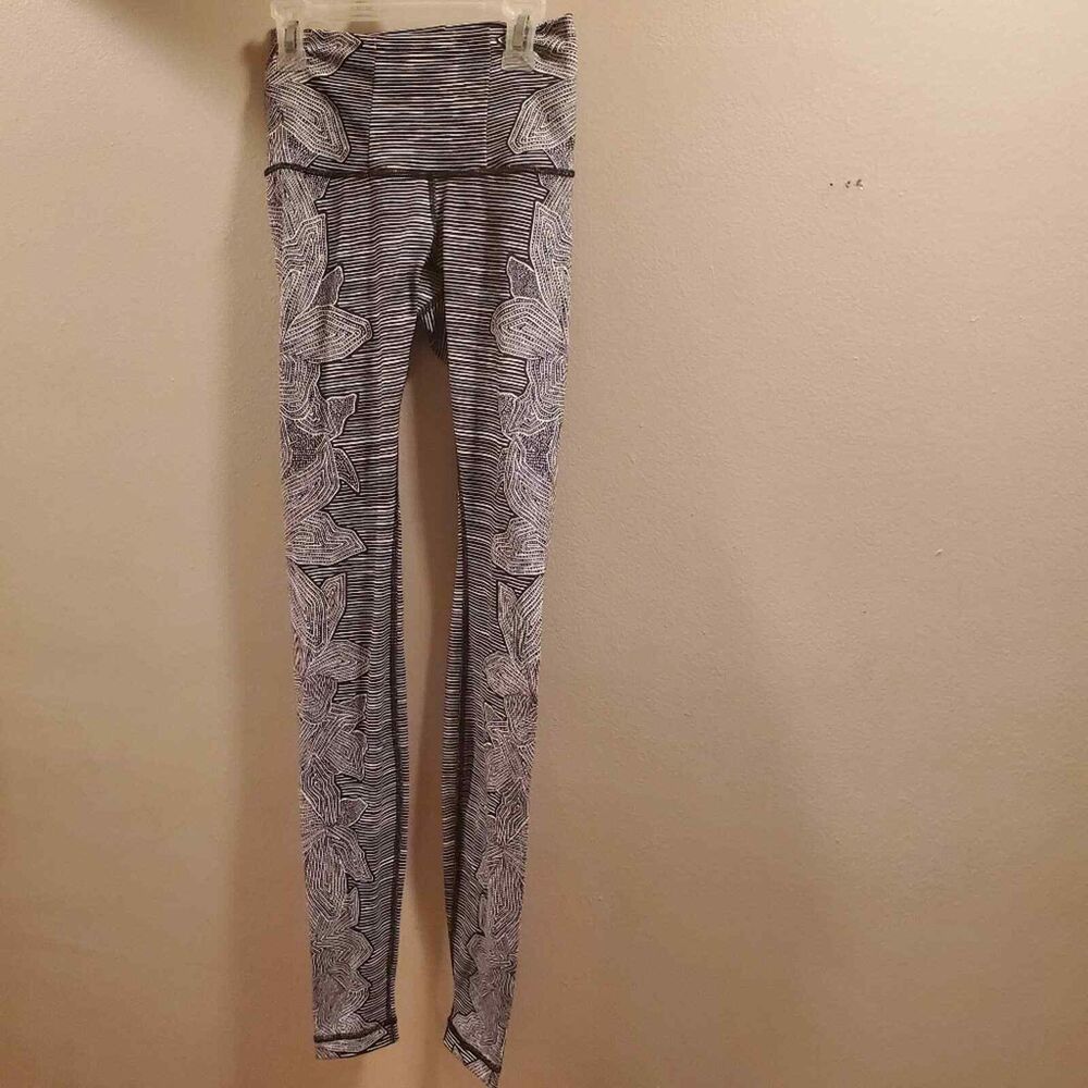 Lululemon wunder under dottie tribe pants hi rise size 4